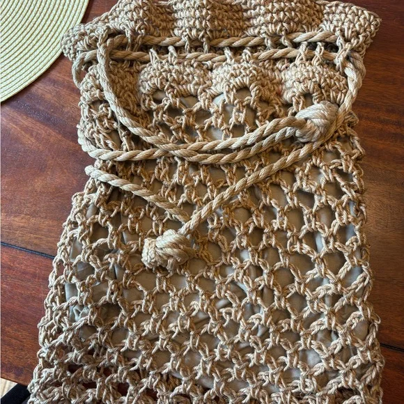 Vintage Italian Tan Crochet/macrame Drawstring Bag - Picture 3 of 9